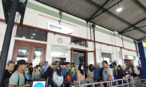 H-2 Lebaran 2026, KAI Daop 7 Madiun Catat Kedatangan Penumpang Kereta Tembus 107.000 IMG_20260319_145049
