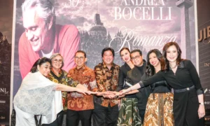 Dukung Konser Andrea Bocelli, Menteri Ekraf: Golden Moment Musisi Indonesia Satu Panggung dengan Musisi Internasional Golden Moment1