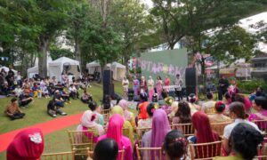 Wamen Ekraf Ajak Anak Muda Berani Berekspresi dengan Kebaya di Pesta Folka Vol. 2 Anak Muda1