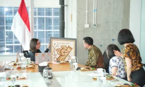 Wamen Ekraf dan UOB Perkuat Sinergi Pasarkan Seni Rupa ke Kancah Global Kancah Global1
